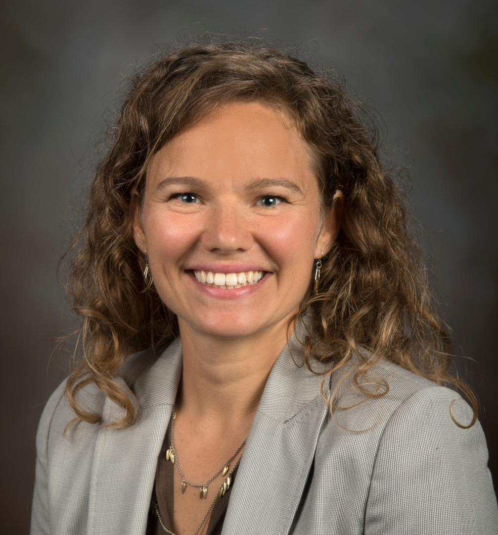 Julia Gohlke.png